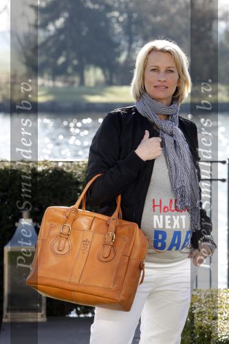 Nigtevecht 31 maart 2009
Anouk Smulders met principe tas.
Peter Smulders bv