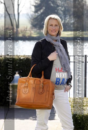 Nigtevecht 31 maart 2009
Anouk Smulders met principe tas.
Peter Smulders bv