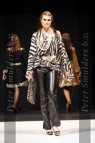 Amsterdam 7 december 2007
Modeshow Sheila de Vries op de Miljonairsfair met Anouk v Nes en Micky Hoogendijk.