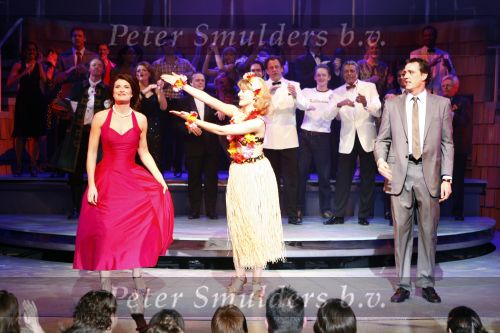 Utrecht 9 maart 2008
Premiere Dirty dancing met oa Martin v Bentem Anouk v Nes Jette Carolijn v d Berg Frances de Jong Chris Tates ea in het Beatrix theater.
Peter Smulders bv