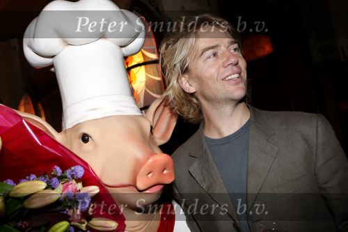 Amsterdam 10 december 2007
Premiere Meat the truth in Tuschinski met oa Georgina Verbaan en Antonie Kamerling.