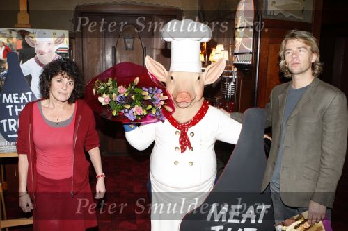 Amsterdam 10 december 2007
Premiere Meat the truth in Tuschinski met oa Georgina Verbaan en Antonie Kamerling. Yvonne Kroonenberg