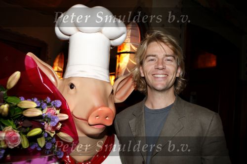 Amsterdam 10 december 2007
Premiere Meat the truth in Tuschinski met oa Georgina Verbaan en Antonie Kamerling.
