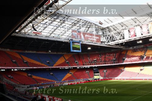 Amsterdam 10 mei 2009
Ajax-fc twente in de arena. De harde kern ajax supporters komt de eerste helft niet kijken en heeft spanddoeken opgehangen om te protesteren tegen het beleid bij ajax.
Peter Smulders bv