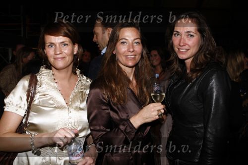 Amsterdam 28 januari 2008
Modeshow van oa Simone v Trojen op de amsterdam fashion week. Arlette Lerby met 2 vriendinnen