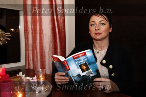 Tilburg 11 februari 2009
Armanda Pijnenburg met haar boek over haar dochter die in de gevangenis zit.
Peter Smulders bv