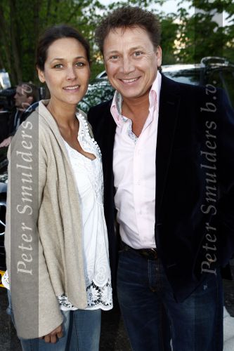 Amsterdam 27 april 2009
Feestje van Gerard Joling voor zijn 49e verjaardag bij cafe het Kalfje. Armando Borsato met zijn 4 maanden zwangere vriendin
Peter Smulders bv