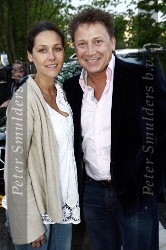 Amsterdam 27 april 2009
Feestje van Gerard Joling voor zijn 49e verjaardag bij cafe het Kalfje. Armando Borsato met zijn 4 maanden zwangere vriendin
Peter Smulders bv