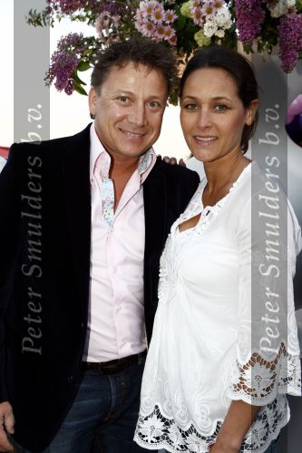 Amsterdam 27 april 2009
Feestje van Gerard Joling voor zijn 49e verjaardag bij cafe het Kalfje. Armando Borsato met zijn 4 maanden zwangere vriendin
Peter Smulders bv
