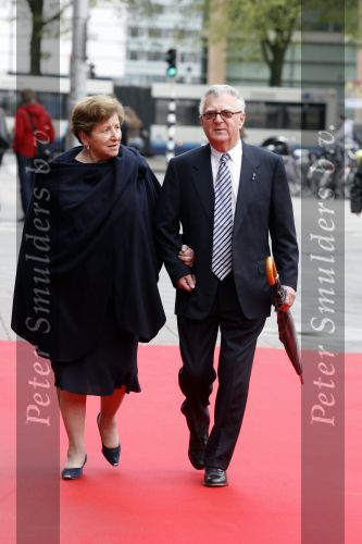 Utrecht 28 april 2009
Pieter v Vollenhoven viert zijn 70e verjaardag in het Beatrix theater in Utrecht. Arnold Heertje met vrouw
Peter Smulders bv