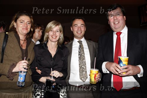 Amsterdam 29 februari 2008
Premiere Circus du soleil. Arnoud Zuijdendorp met vrouw en vrienden
Peter Smulders bv
