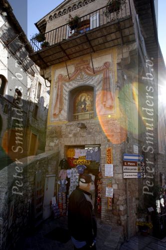Assisi (Italie ) Bij Perugia
Stadsgezichten, Monumentale Panden, oude culturen en de Basiliek van Sint Franciscus ( waar St. Franciscus begraven ligt ) Historiche panden