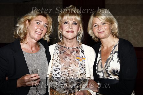 Noordwijk 17 mei 2009
Feest Astrid Engels bij de hotels van Oranje. Astrid met dochters en vriend
Peter Smulders bv