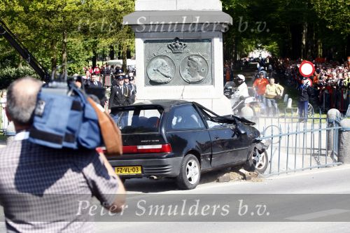 Apeldoorn 30 april 2009
Prinses Maxima en Prins Willem Alexander schrikken van het ongeluk / aanslag
die tijdens koninginnedag plaats vindt.
Peter Smulders bv