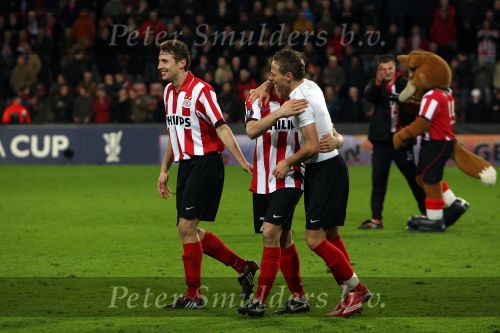 Eindhoven, 12 Maart 2008
UEFA 1/8 finale PSV-Tottenham Hotspur, eindstand 0-1
PSV wint na verlenging en straschoppen met 6-5 en gaat door naar de 1/4 Finale
Balasz Dzsudzsak is blij en viert feest met Jan Kromkamp en Dirk Marcellis