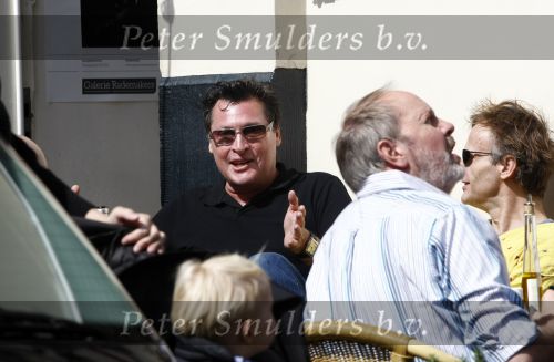 Amsterdam 22 april 2008
Barry Hay met vreinden op terras op de cornelis schuytstraat.
Peter Smulders bv