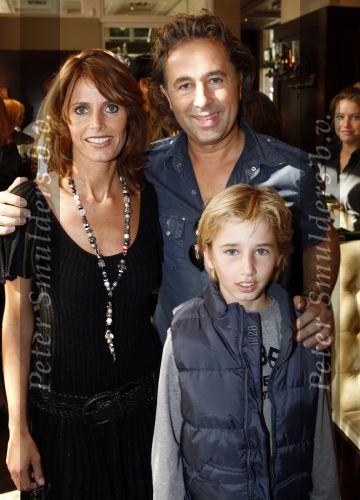 Amsterdam 14 september 2008
Modeshow voor goed doel bij restaurant Sophia. 
Bart Bosch met vrouw en zoon