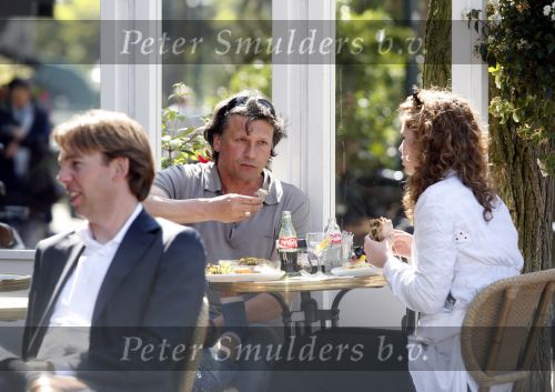 Amsterdam 24 april 2009
Bas Westerweel met dochter en zoon op terras bij joffers.
Peter Smulders bv
