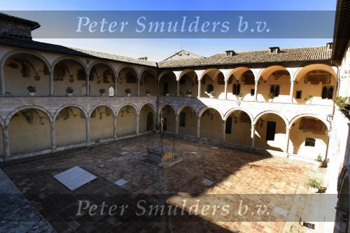 Assisi (Italie ) Bij Perugia
Stadsgezichten, Monumentale Panden, oude culturen en de Basiliek van Sint Franciscus ( waar St. Franciscus begraven ligt ) Historiche panden