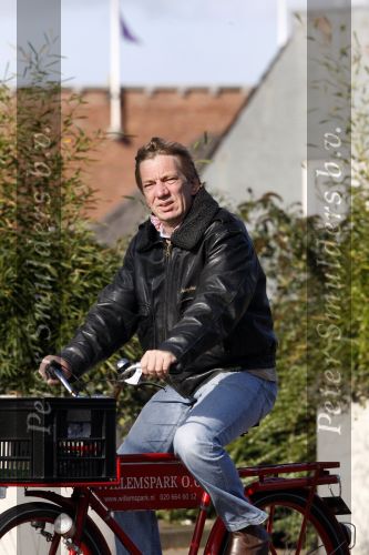 Amsterdam 13 oktober 2007
Bavo Galema op de fiets.