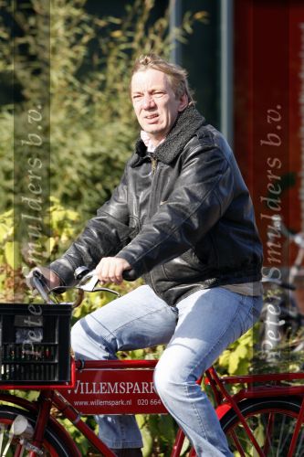 Amsterdam 13 oktober 2007
Bavo Galema op de fiets.