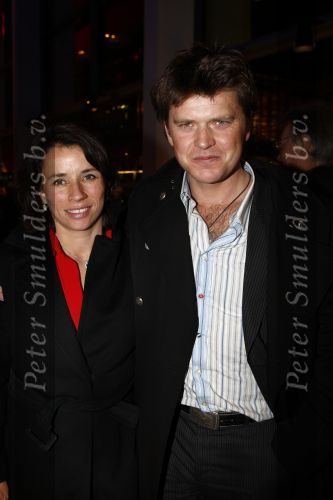 Amstelveen 4 februari 2008
Premiere Volmaakt gelukkig met Rick Engelkes Isa Hoes en Renee  Soutendijk in schouwburg Amstelveen. Beau v Erven Dorens met zijn vrouw Selly