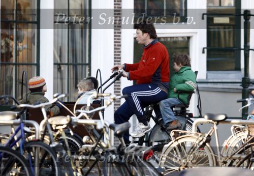 Amsterdam 15 februari 2008
Beau v Erven Dorens met zijn kinderen en vrouw.
Peter Smulders bv