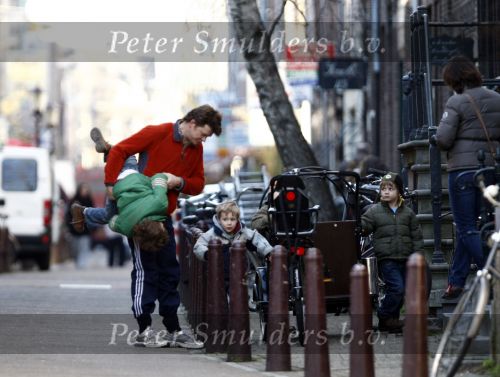 Amsterdam 15 februari 2008
Beau v Erven Dorens met zijn kinderen en vrouw.
Peter Smulders bv