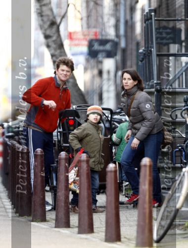 Amsterdam 15 februari 2008
Beau v Erven Dorens met zijn kinderen en vrouw.
Peter Smulders bv