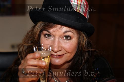 Doorn 11 januari 2008
Belinda Meuldijk tekent kontrakt voor musical Pipo.