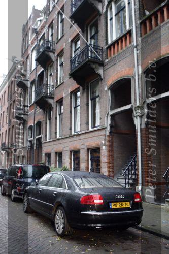 Amsterdam 29 oktober 2007
Ben Kolff verlaat het huis van zijn nieuwe vriendin Gallyon v Vessem.