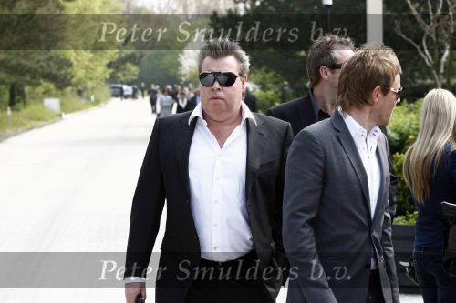 Amsterdam 14 april 2009
Crematie Mien Froger op westgaarde. Maurice Kroon en Benno de Leeuw
Peter Smulders bv