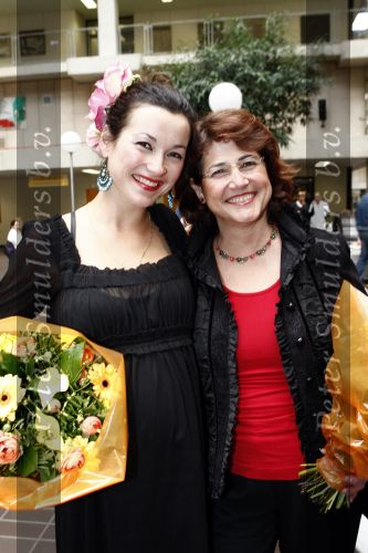 Amsterdam 6 mei 2009
Presentatie cd van Birgit Schuurman en Arthur Umbgrove. Peter Faber praatte alles aan elkaar in het AMC ziekenhuis. Birgit met moeder
Peter Smulders bv