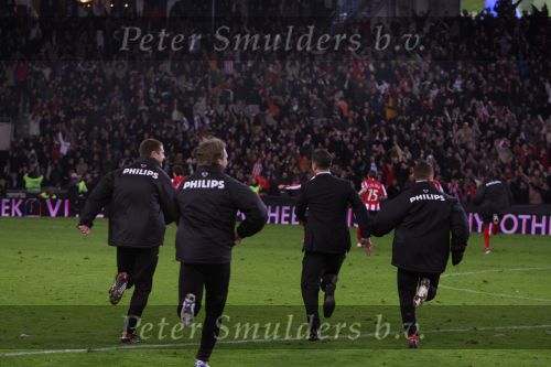 Eindhoven, 12 Maart 2008
UEFA 1/8 finale PSV-Tottenham Hotspur FC, eindstand 0-1
PSV wint na verlenging en straschoppen met 6-5 en gaat door naar de 1/4 Finale
Danny Koevermans Ismail Aissati en Mike Zonneveld
Ibrahim Afellay in het pak