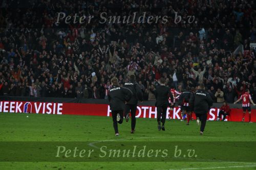 Eindhoven, 12 Maart 2008
UEFA 1/8 finale PSV-Tottenham Hotspur FC, eindstand 0-1
PSV wint na verlenging en straschoppen met 6-5 en gaat door naar de 1/4 Finale
Danny Koevermans Ismail Aissati en Mike Zonneveld
Ibrahim Afellay in het pak