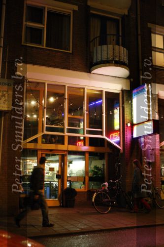 Amsterdam 25 november 2007
Robbie Williams bezoekt met zijn nieuwe vriendin en vrienden amsterdam. Hij slaapt in het amstel hotel en ging daarna naar een smartshop en een koffieshop.