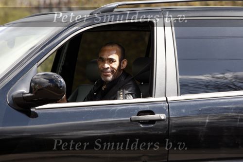 Amsterdam 15 april 2008
Bobby Farell in zijn mercedes jeep in amsterdam
Peter Smulders bv