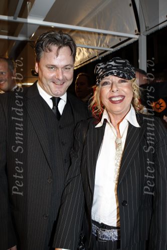 Amsterdam 5 november 2007
Premiere Hans Klok , see you in Vegas in Tuschinski.Bonnie St Claire met man en schoonmoeder