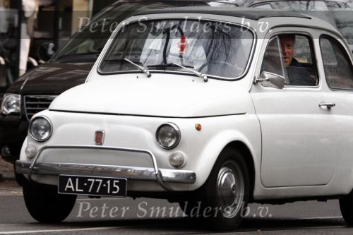 Amsterdam 4 maart 2008
Bram Moszkowicz in zijn fiat 500 old timer.
Peter Smulders bv