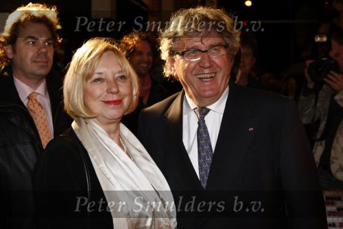 Amsterdam 11 maart 2008
Het boekenbal in de stadsschouwburg van Amsterdam. Bram Peper met vriendin
Peter Smulders bv