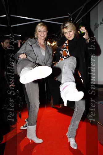Amsterdam 7 februarti 2008
Presentatie schoenen daryl v d Wouw voor coca cola. bridget maasland en Hanna Verboom