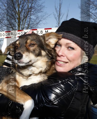Diemen 14 februari 2009
Bridget Maasland vriend Pepijn zoon Mees en hond doen mee met tocht voor het goede doel ivm honden in het Diemer Bos.
Peter Smulders bv