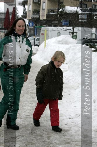 Lech 11 februari 2005
Brigitte Klynstra met zoontje in Lech