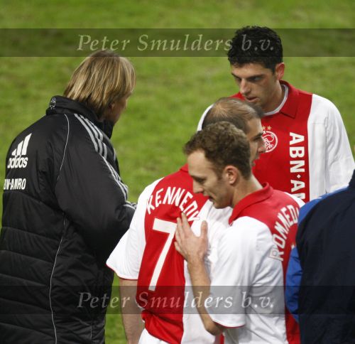 Amsterdam, 30 Januari 2008 Kompetitiewedstrijd AJAX-PSV, eindstand 0-2
Seizoen 2007/2008
Bruno Silva in gesprek met Adrie Koster