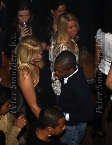Amsterdam 24 januari 2009
Openingsfeest fashion tv in odeon. 
Bryan Roy met een vriendin