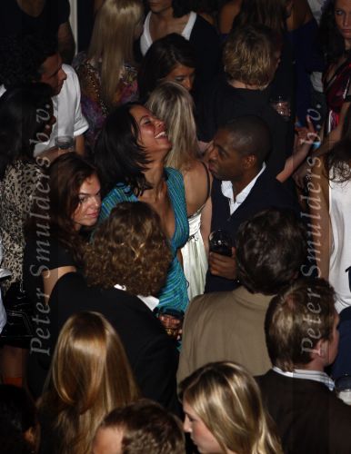 Amsterdam 24 januari 2009
Openingsfeest fashion tv in odeon. 
Bryan Roy met een vriendin