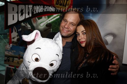 Amsterdam 7 februari 2009
Premiere disneyfilm Bolt in pathe arena. Carlo Boszhard met Georgina Verbaan
Peter Smulders bv