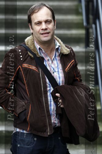 Hilversum 3 februari 2008
Carlo Boszhard arriveert bij de studio met een/zijn nieuwe vriend. Carlo zelf zegt dat het gewoon een vriend is.