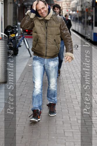 Amsterdam 7 april 2008
Carlo Boszhard wandelend in amsterdam.
