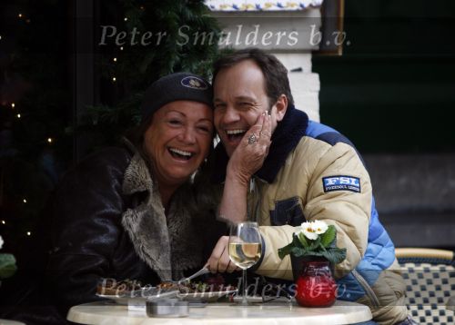 Amsterdam 8 januari 2007
Carlo Boszhard en Viola Holt met dochter op terras van pc hooftstraat.
Peter Smulders bv